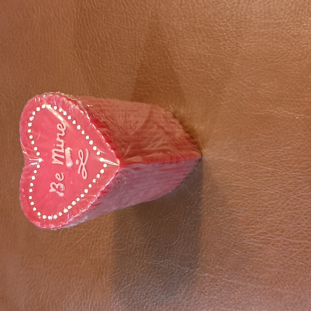 NWT Heart-Shaped 'Be Mine' Candle - Red